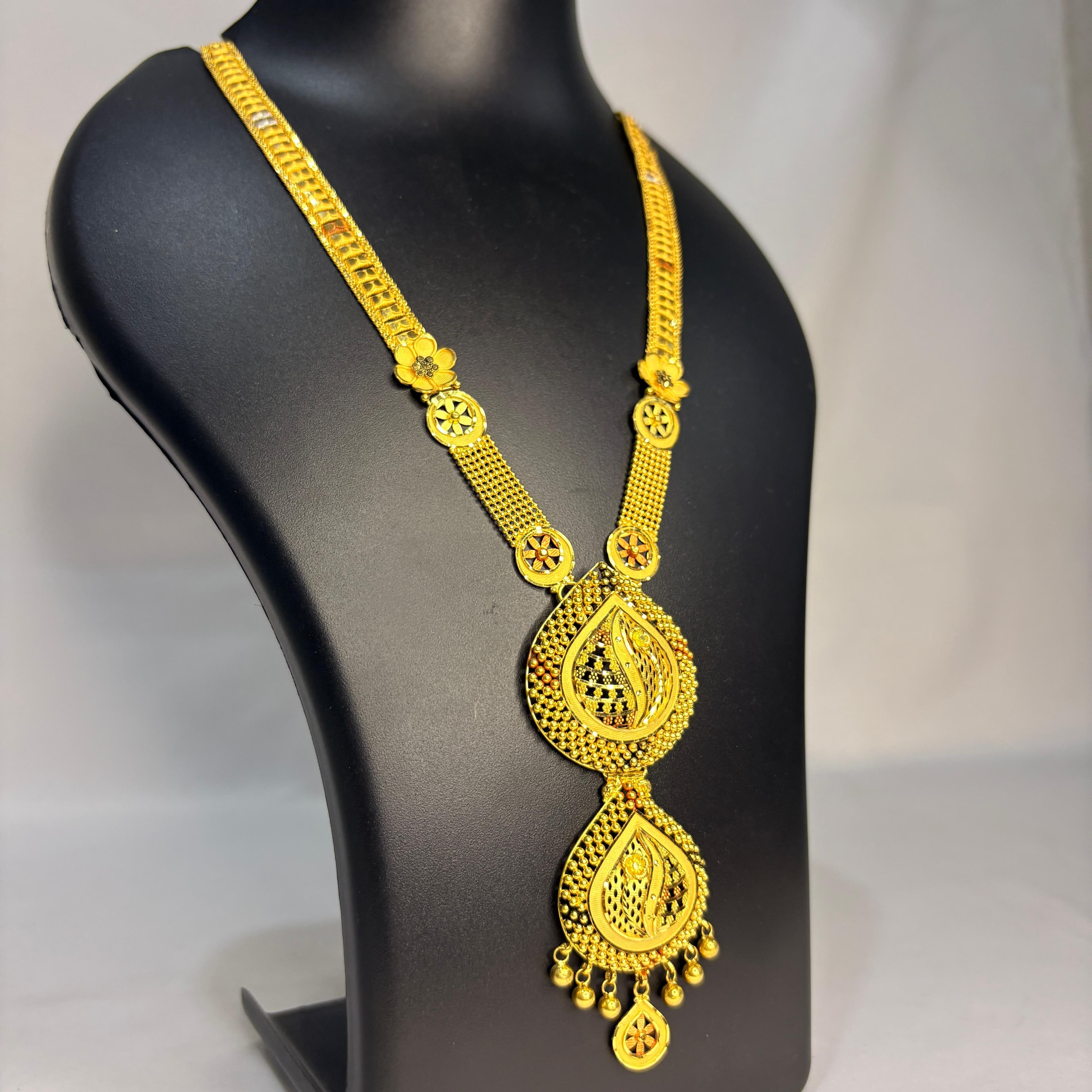 Rajsi Floral Pendant Necklace - Thumbnail 2