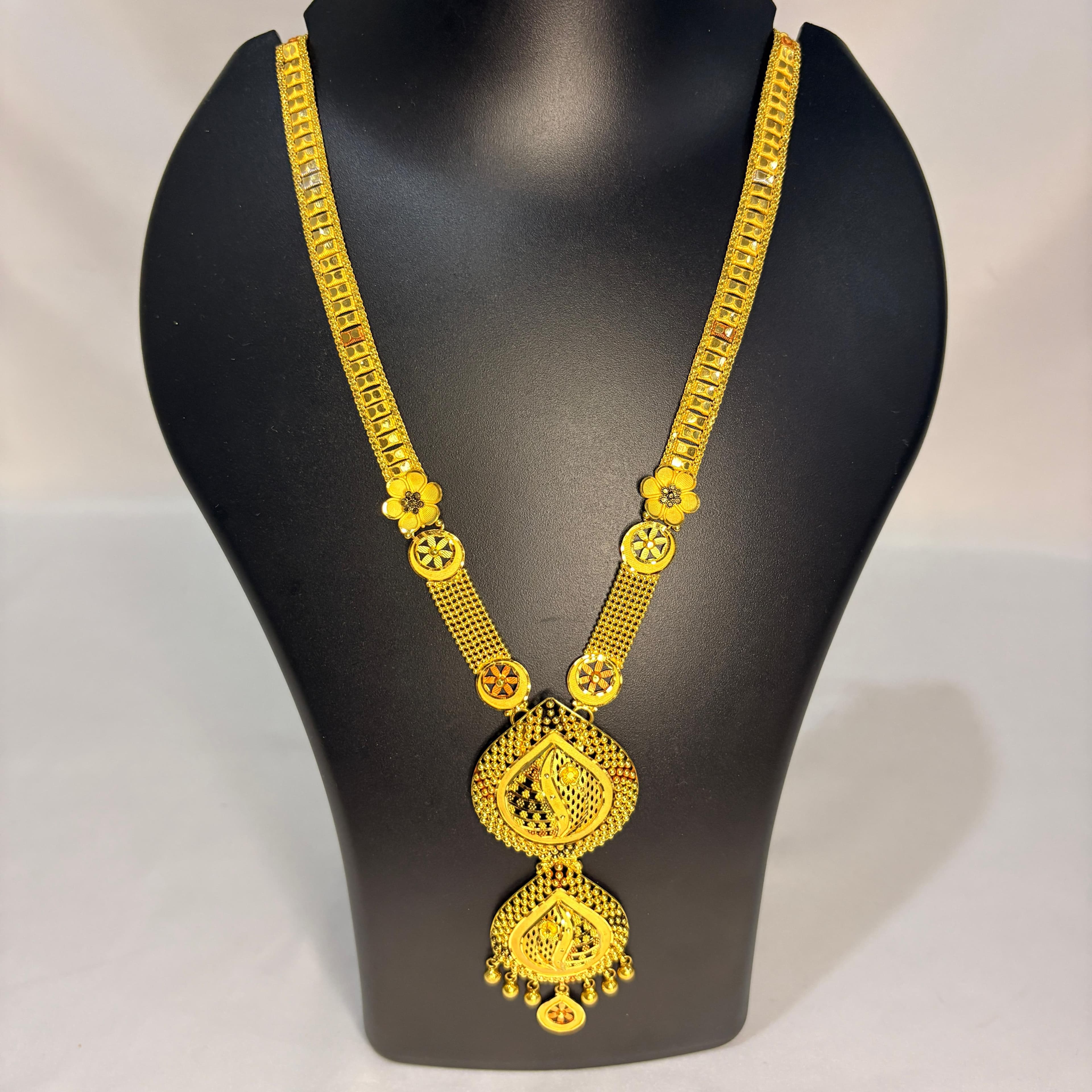 Rajsi Floral Pendant Necklace - Thumbnail 3