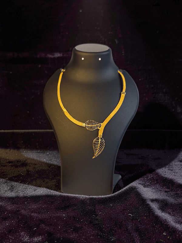 Triveni Leaf Grace Necklace - Thumbnail 2